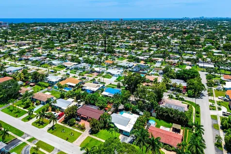 904 SE 15th Court Deerfield Beach FL 33441