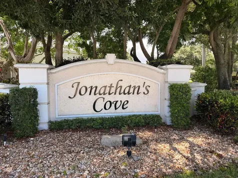 5145 Palmbrooke Circle West Palm Beach FL 33417