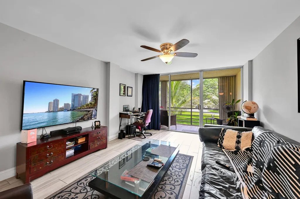 103 Royal Park Drive Oakland Park FL 33309