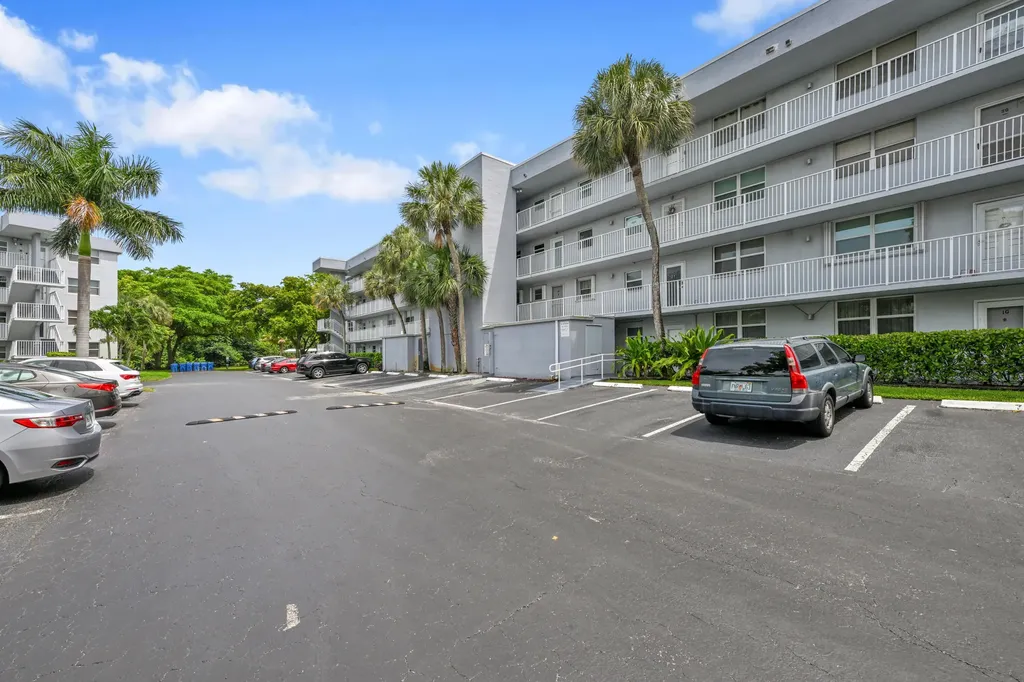 103 Royal Park Drive Oakland Park FL 33309