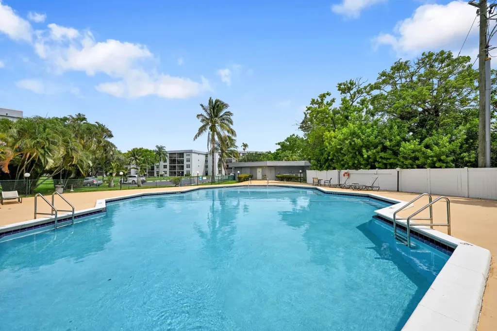103 Royal Park Drive Oakland Park FL 33309