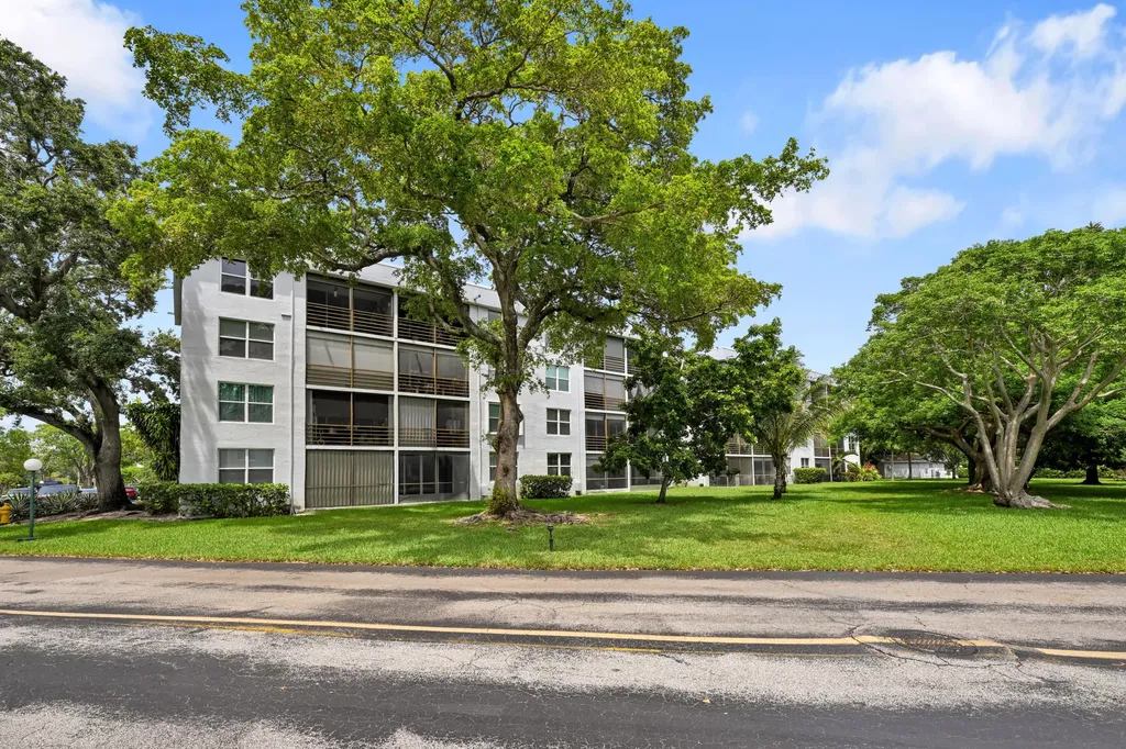 103 Royal Park Drive Oakland Park FL 33309