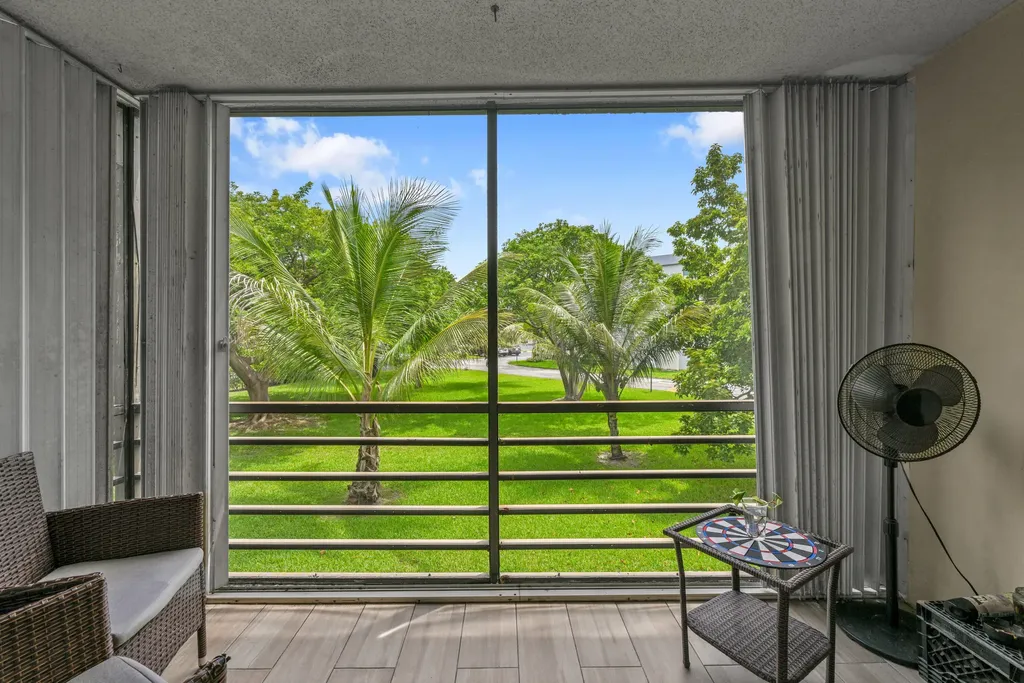 103 Royal Park Drive Oakland Park FL 33309