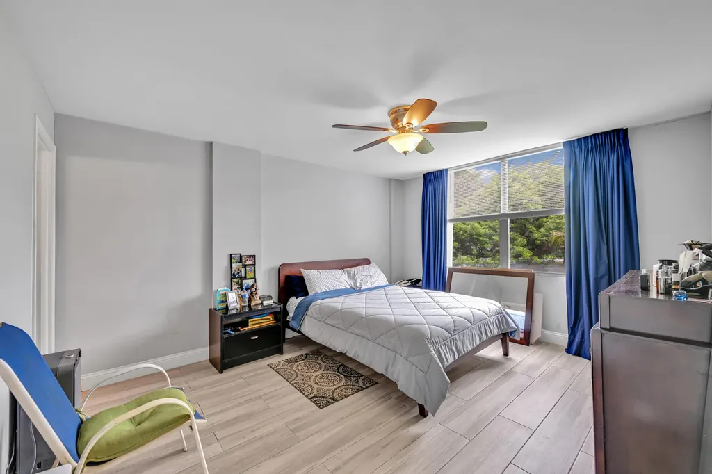 103 Royal Park Drive Oakland Park FL 33309