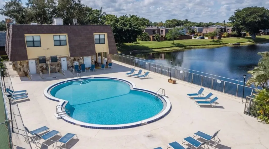 22 Springdale Circle Palm Springs FL 33461