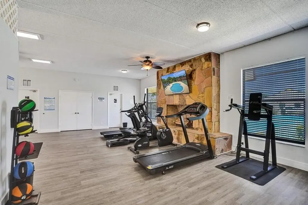 22 Springdale Circle Palm Springs FL 33461