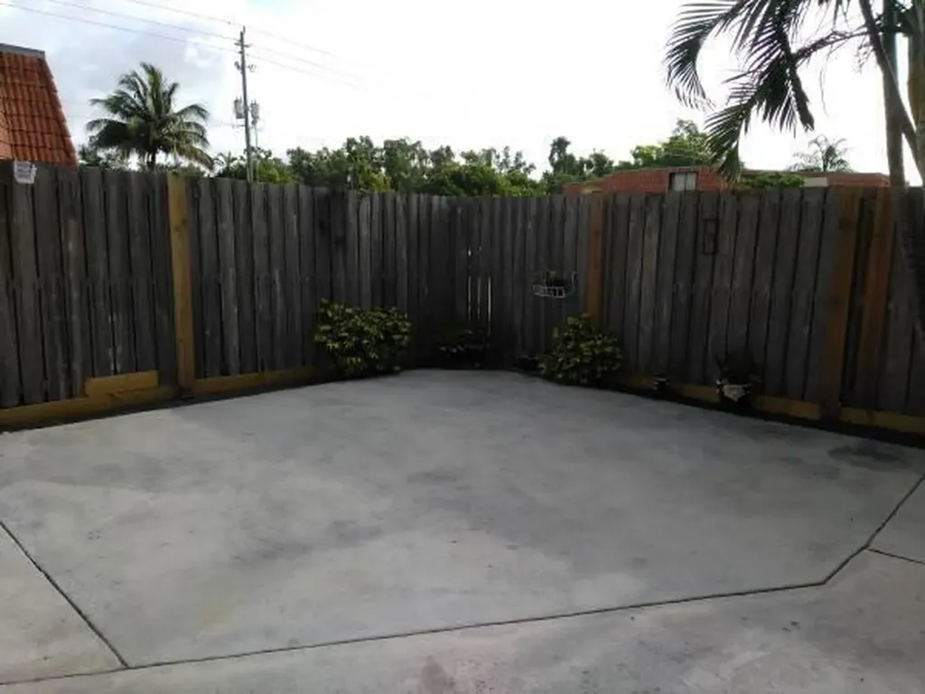 22 Springdale Circle Palm Springs FL 33461