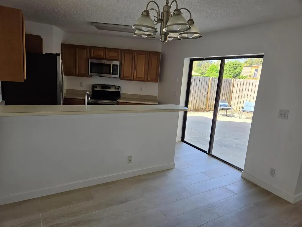 22 Springdale Circle Palm Springs FL 33461