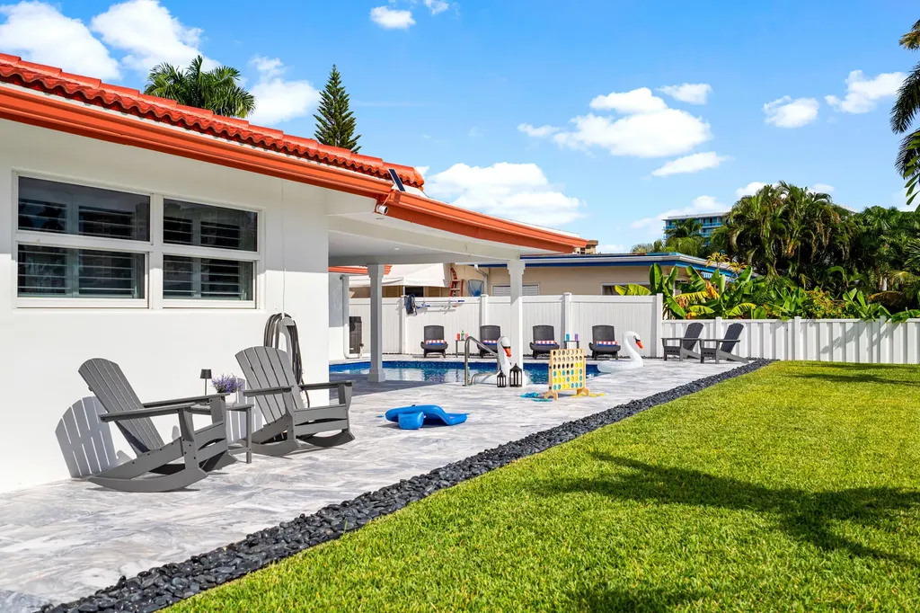 2760 NE 7th Street Pompano Beach FL 33062