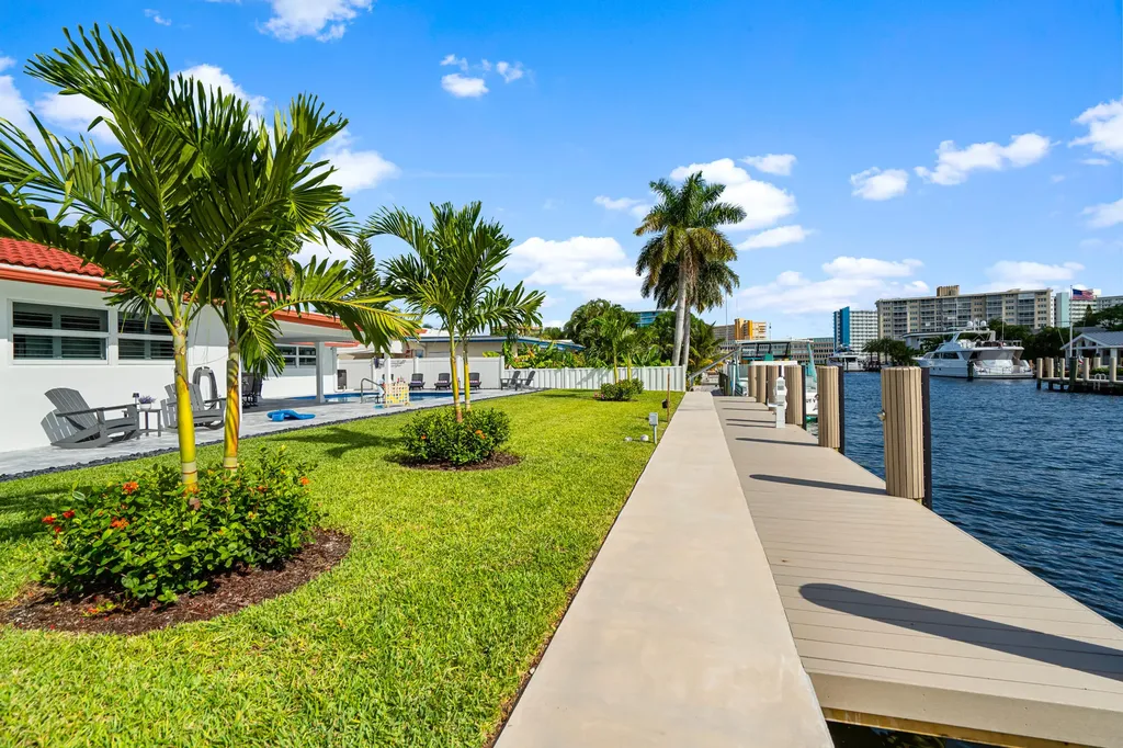 2760 NE 7th Street Pompano Beach FL 33062