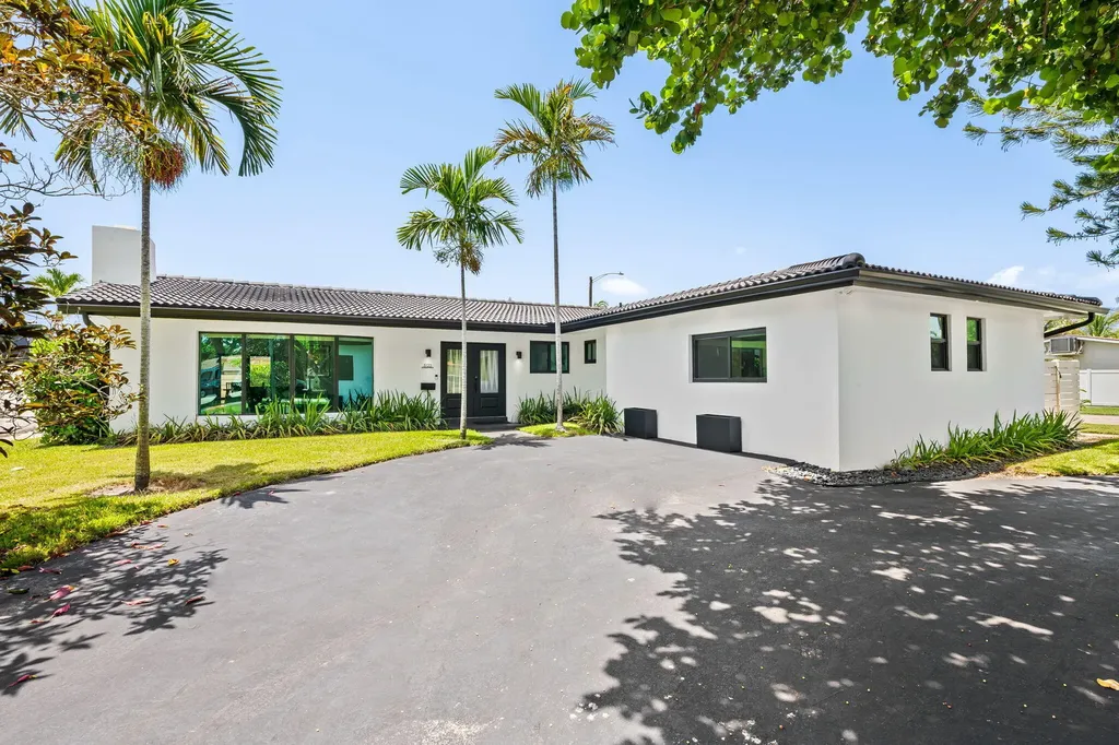 5122 Cleveland Street Hollywood FL 33021