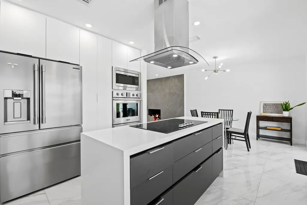 5122 Cleveland Street Hollywood FL 33021