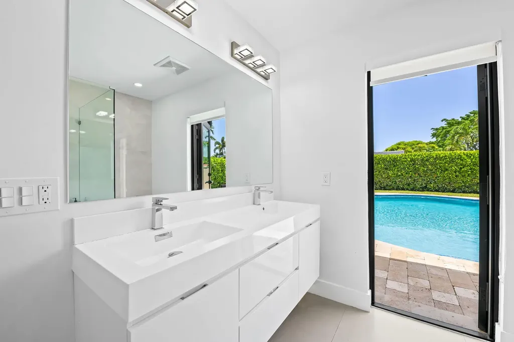 5122 Cleveland Street Hollywood FL 33021