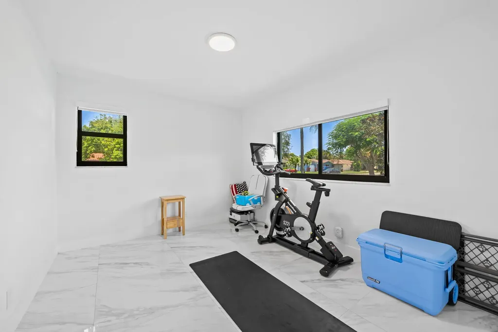 5122 Cleveland Street Hollywood FL 33021