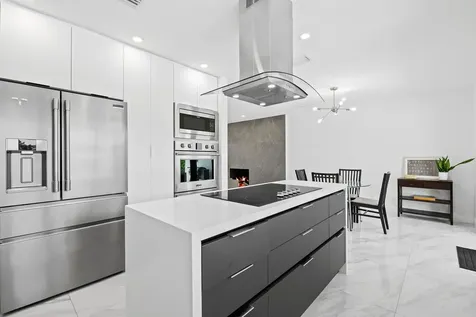 5122 Cleveland Street Hollywood FL 33021