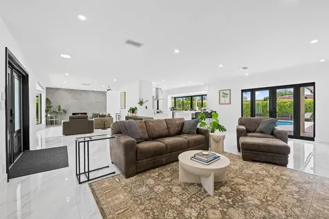 5122 Cleveland Street Hollywood FL 33021