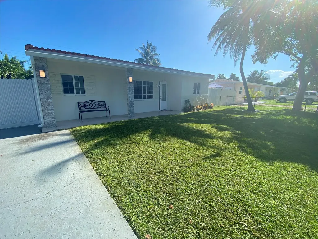 6325 Grant Court Hollywood FL 33024