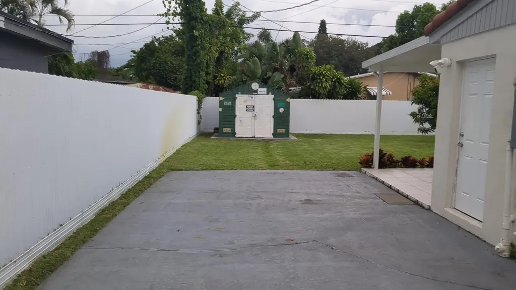 6325 Grant Court Hollywood FL 33024