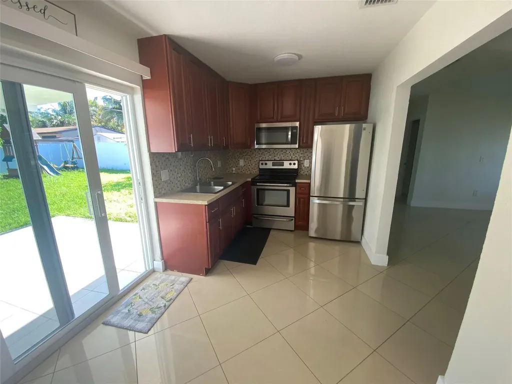 6325 Grant Court Hollywood FL 33024
