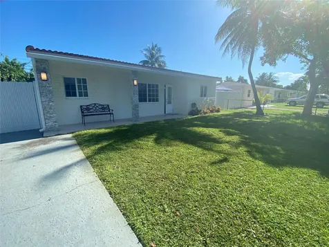 6325 Grant Court Hollywood FL 33024
