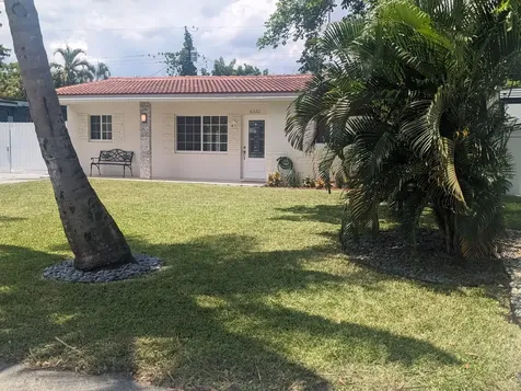 6325 Grant Court Hollywood FL 33024