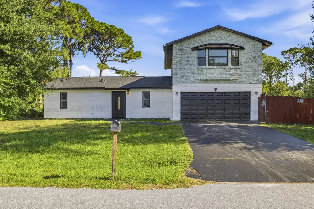 1640 Sandusky Street SE Palm Bay FL 32909