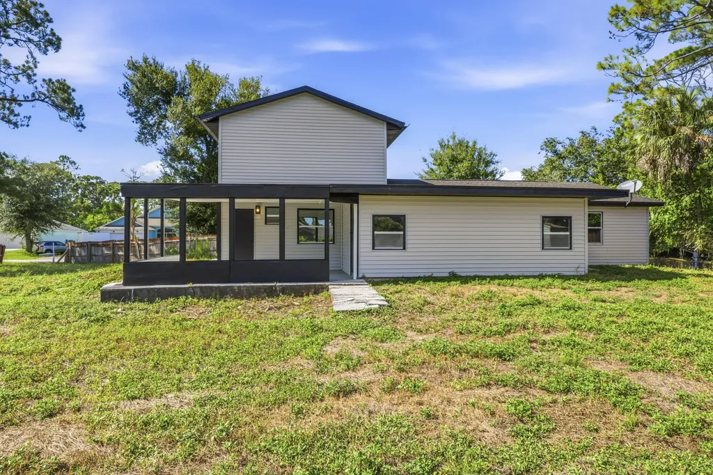 1640 Sandusky Street SE Palm Bay FL 32909