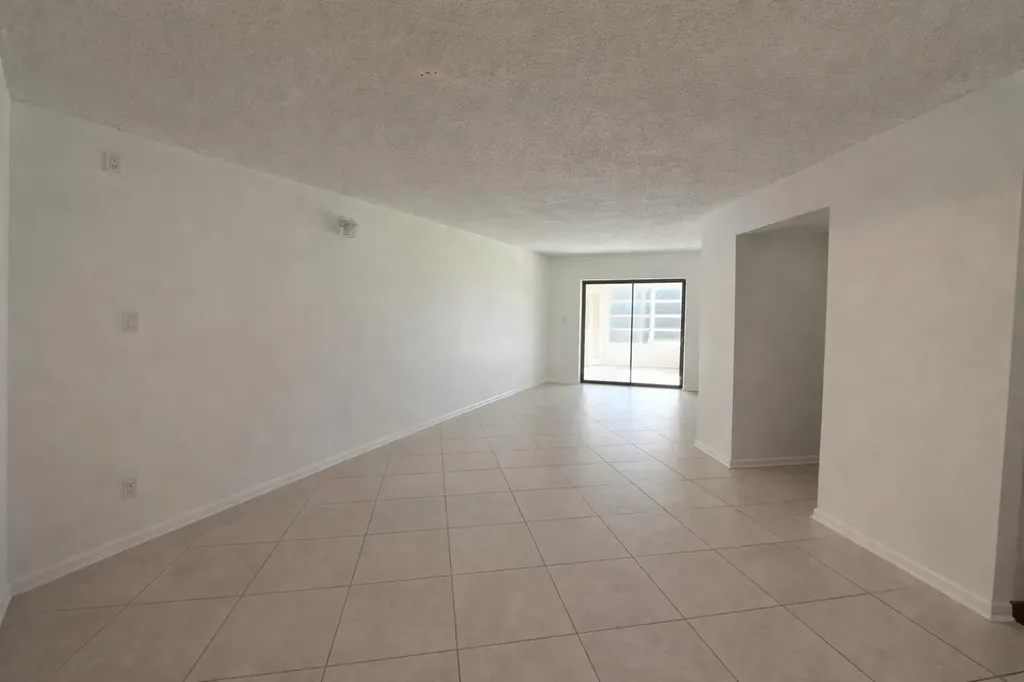 9440 SW 8th Street Boca Raton FL 33428