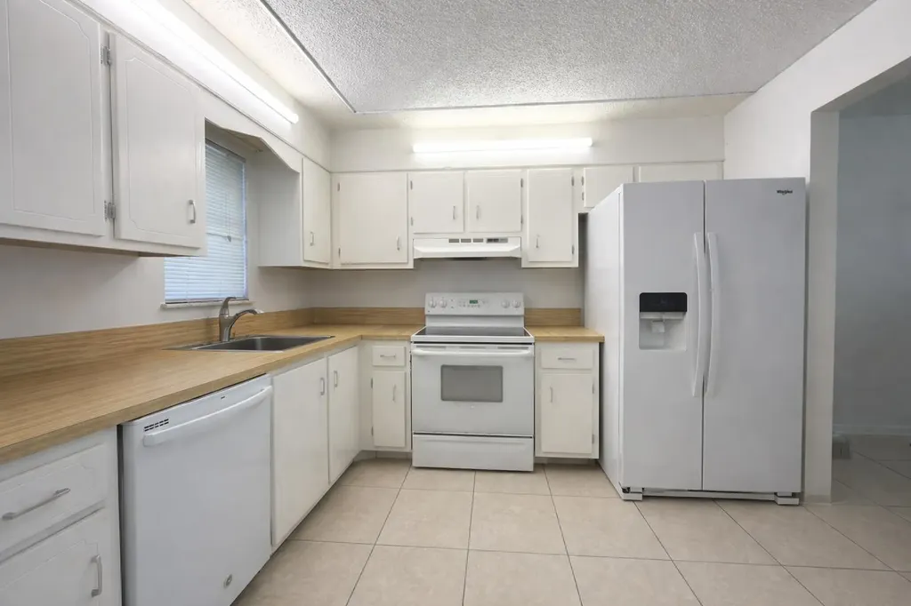 9440 SW 8th Street Boca Raton FL 33428
