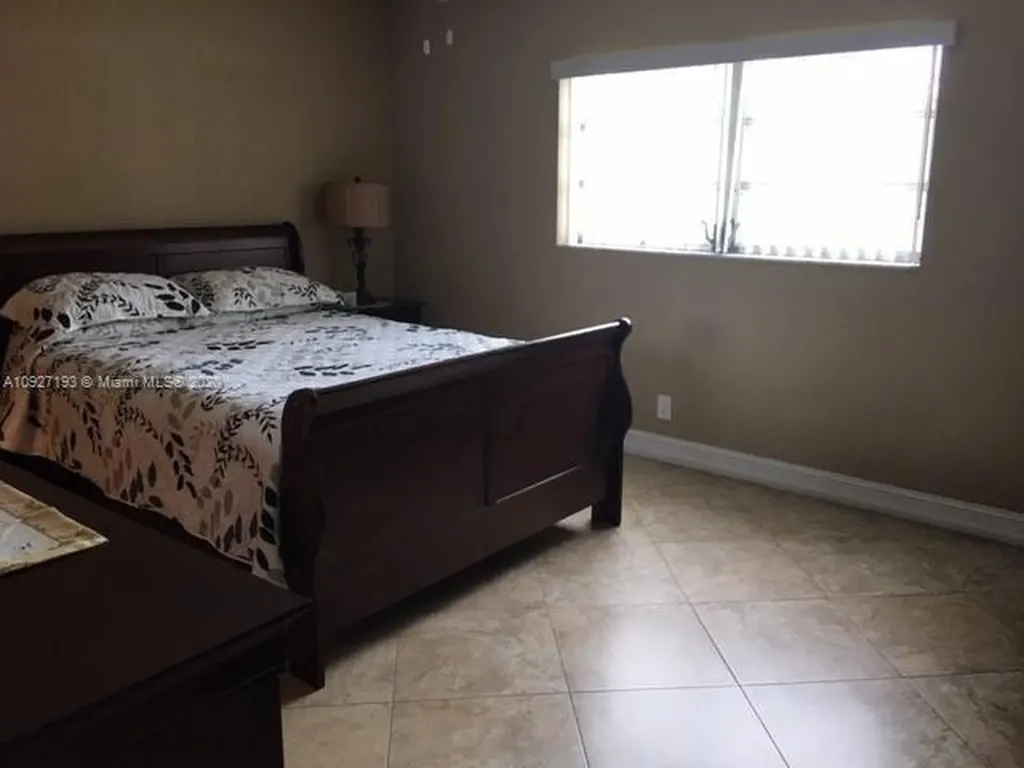 315 SE 11th Terrace Dania Beach FL 33004