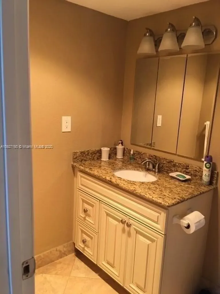 315 SE 11th Terrace Dania Beach FL 33004