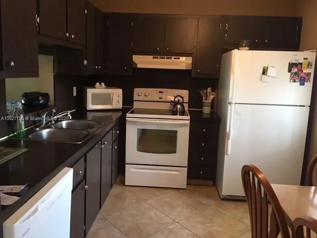 315 SE 11th Terrace Dania Beach FL 33004