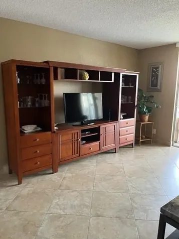 315 SE 11th Terrace Dania Beach FL 33004