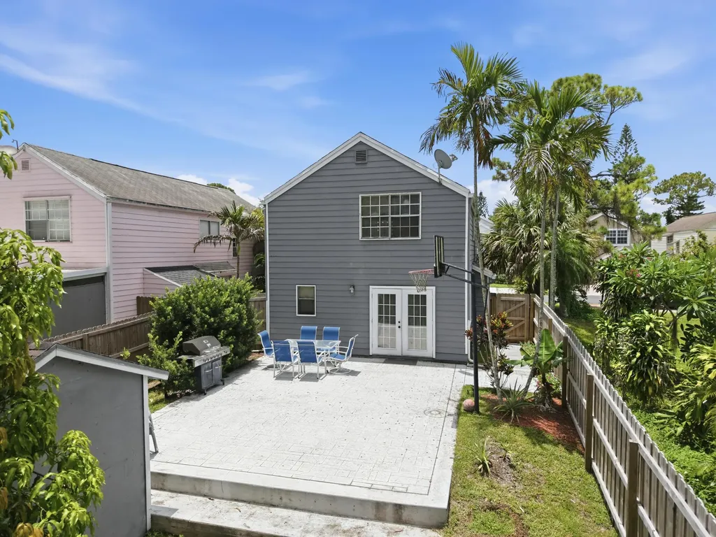 5825 Dewberry Way West Palm Beach FL 33415