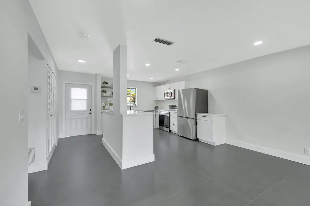 868 Worcester Lane Lake Worth FL 33467