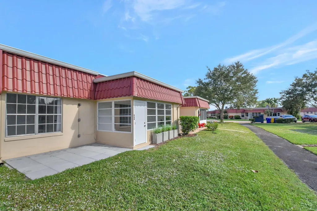 868 Worcester Lane Lake Worth FL 33467