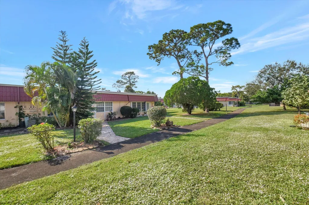 868 Worcester Lane Lake Worth FL 33467