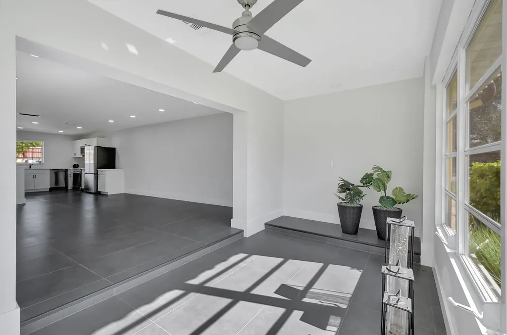 868 Worcester Lane Lake Worth FL 33467