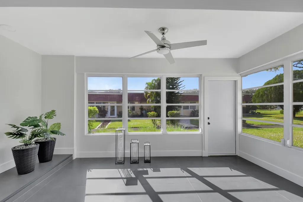868 Worcester Lane Lake Worth FL 33467