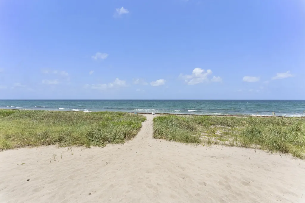 1041 Hillsboro Mile Hillsboro Beach FL 33062