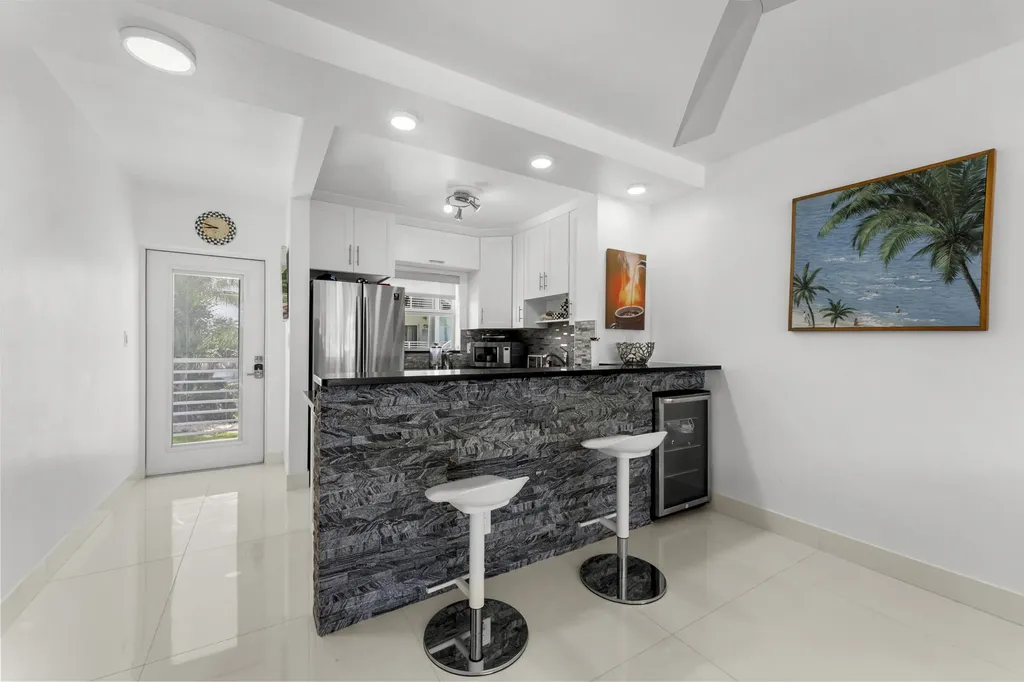 1041 Hillsboro Mile Hillsboro Beach FL 33062