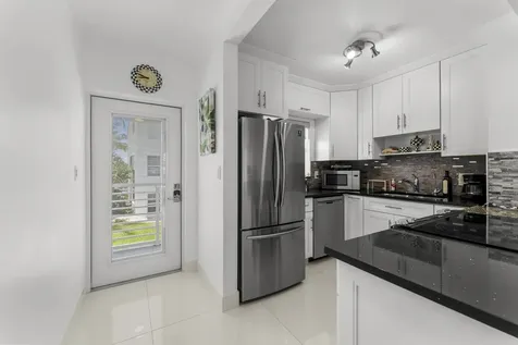 1041 Hillsboro Mile Hillsboro Beach FL 33062