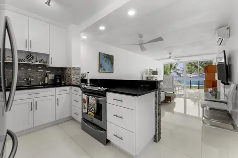 1041 Hillsboro Mile Hillsboro Beach FL 33062