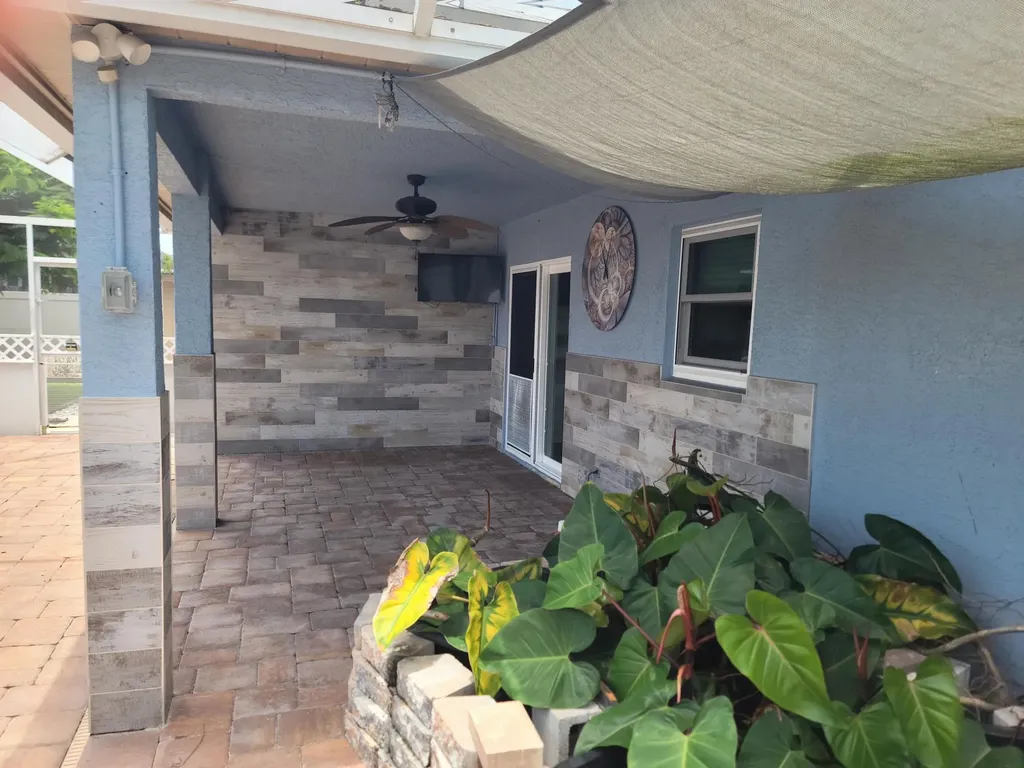 786 SW Lakehurst Drive Port St Lucie FL 34983