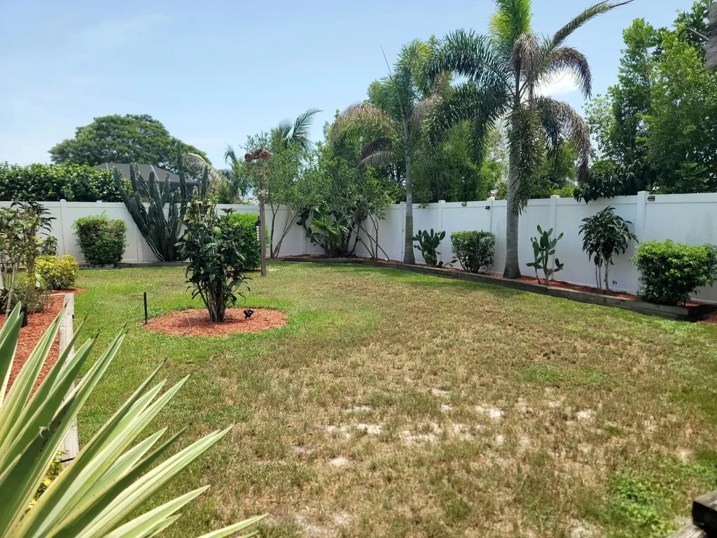 786 SW Lakehurst Drive Port St Lucie FL 34983