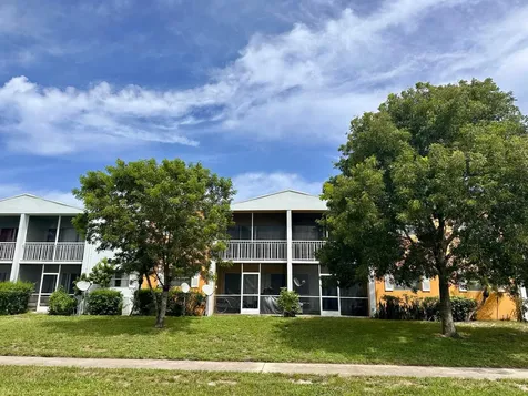 1505 Crescent Circle Lake Park FL 33403