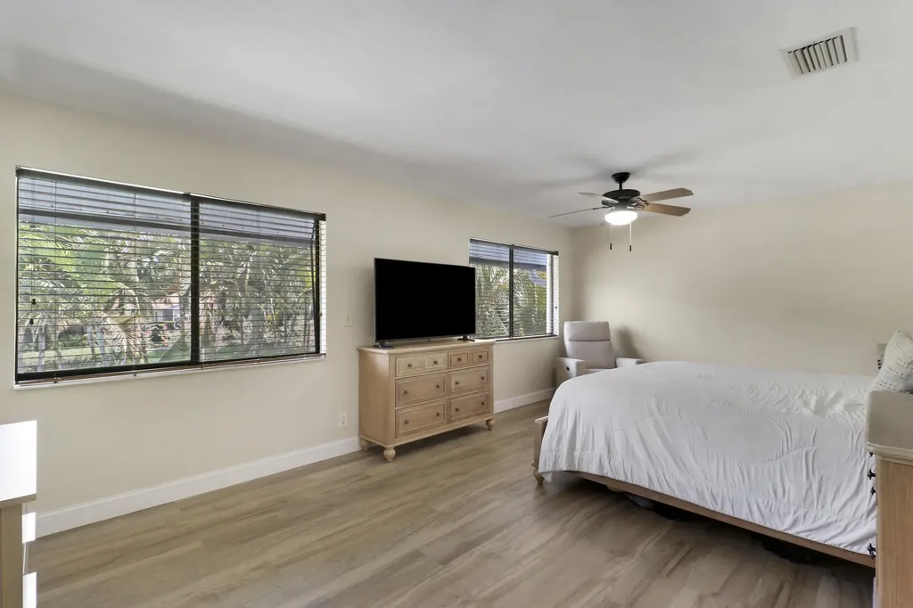 1119 Rainwood Circle W Palm Beach Gardens FL 33410