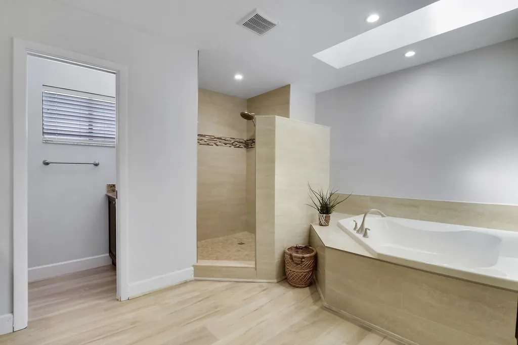 1119 Rainwood Circle Palm Beach Gardens FL 33410