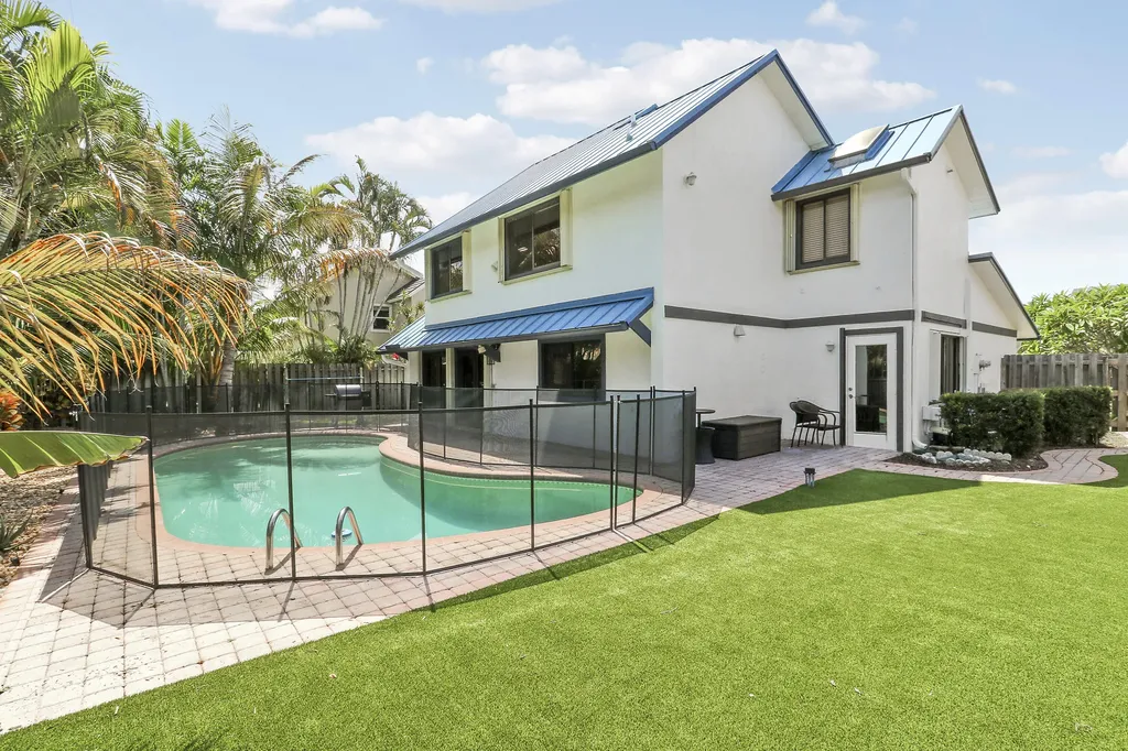 1119 Rainwood Circle W Palm Beach Gardens FL 33410