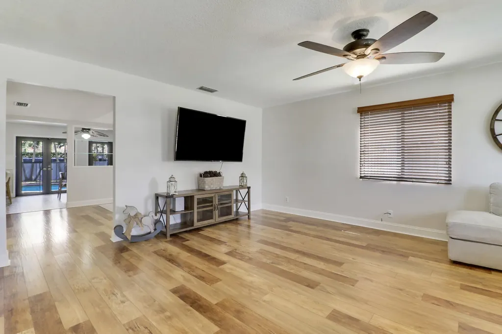 1119 Rainwood Circle Palm Beach Gardens FL 33410